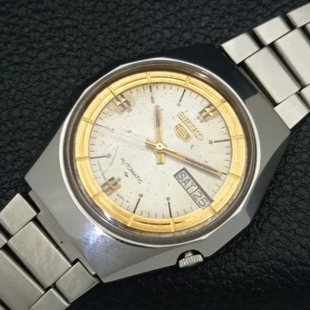 Vintage 1992 Seiko Automatic Mens Silver Watch W/daydate & Gold accents